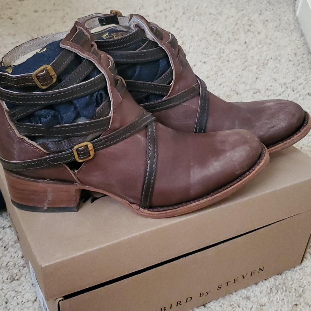 Freebird by Steven booties New In Box. - Picture 3 of 5